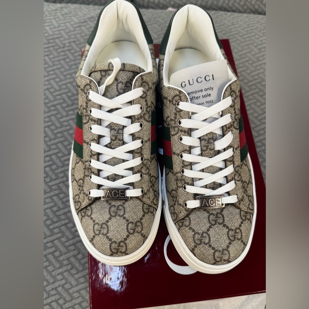 Gucci Women's Ace Low Top Sneakers. Size 7 BRAND NEW IN BOX